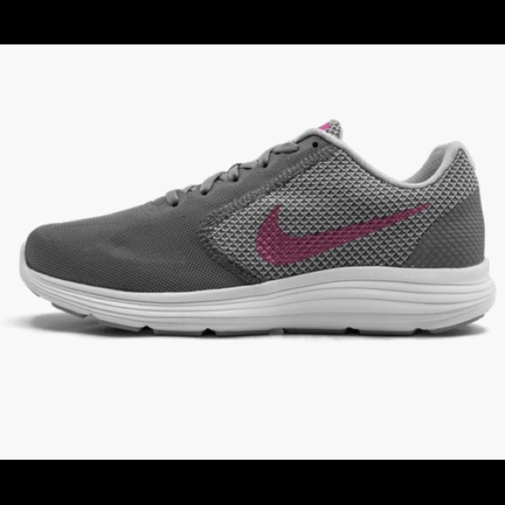 Nike Revolutions 3
